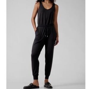 Athleta Balance Jumpsuit Black Stretchy Jogger Leg Scoop Neck Size Medium